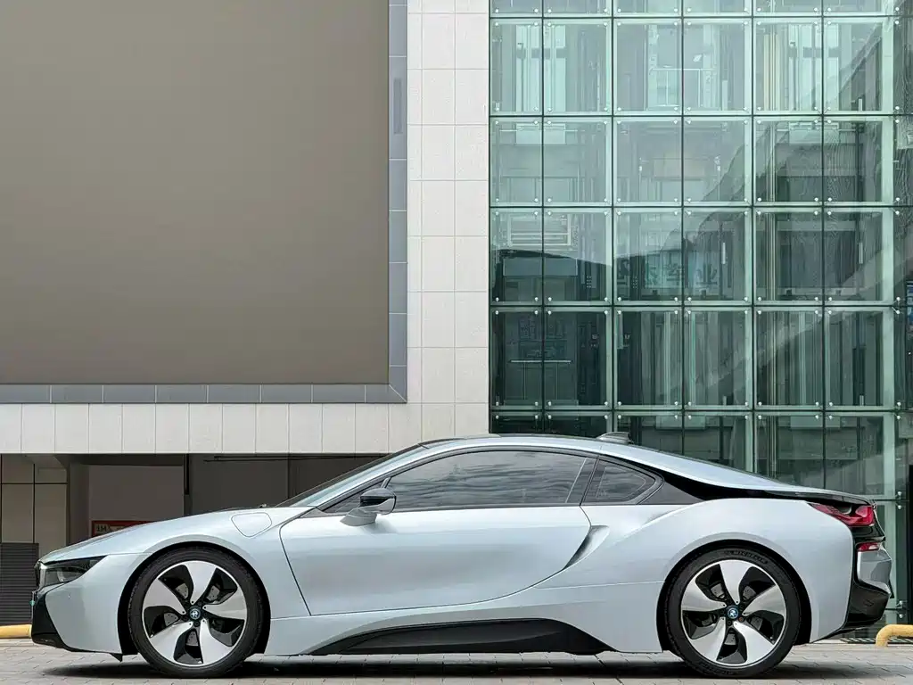 BMW i8 2016 — фото 4
