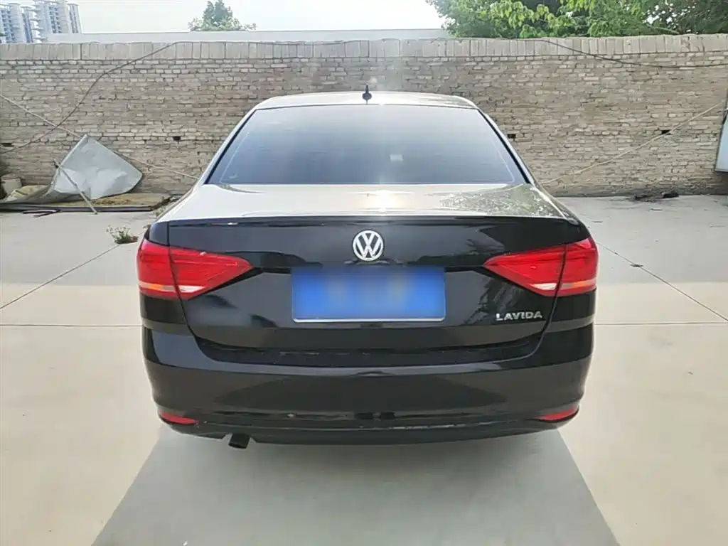 Volkswagen Lavida 2017 — фото 6