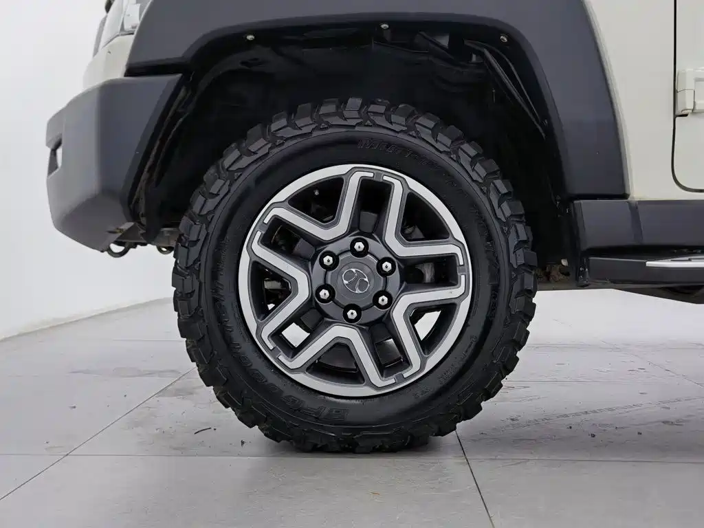 BAIC BJ40 2017 — фото 17