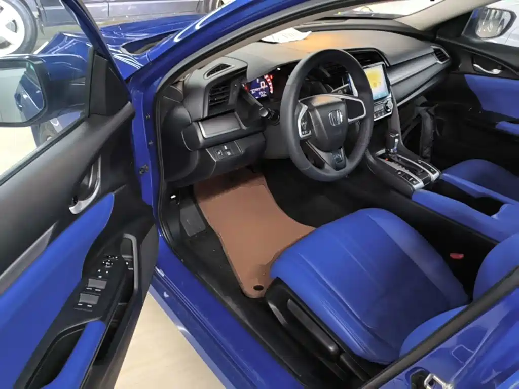Honda Civic 2018 — фото 16