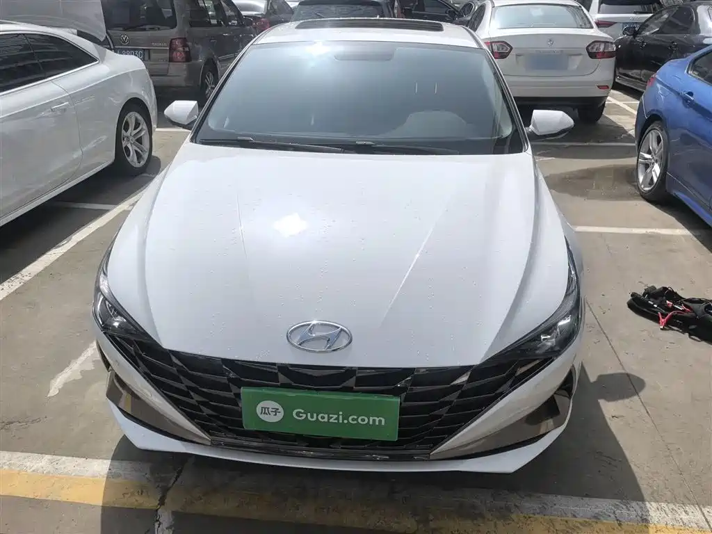 Hyundai Elantra 2023 — фото 3