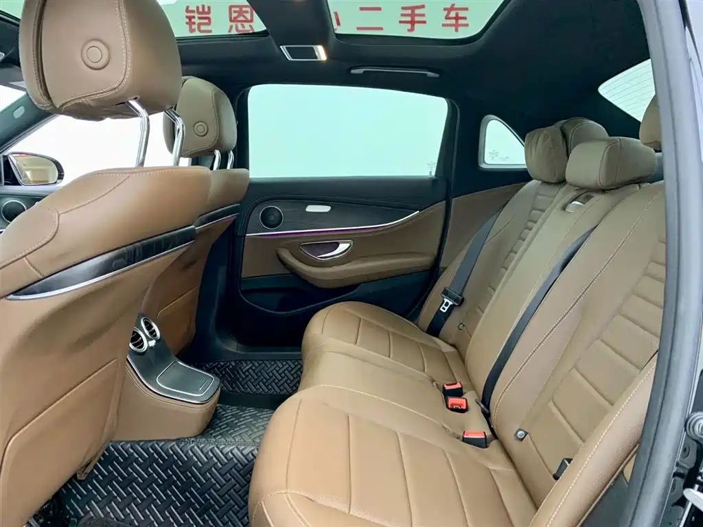 Mercedes-Benz E-Class 2023 — фото 13