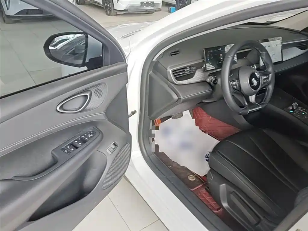 BYD Seal 05 DM-i 2025 — фото 16