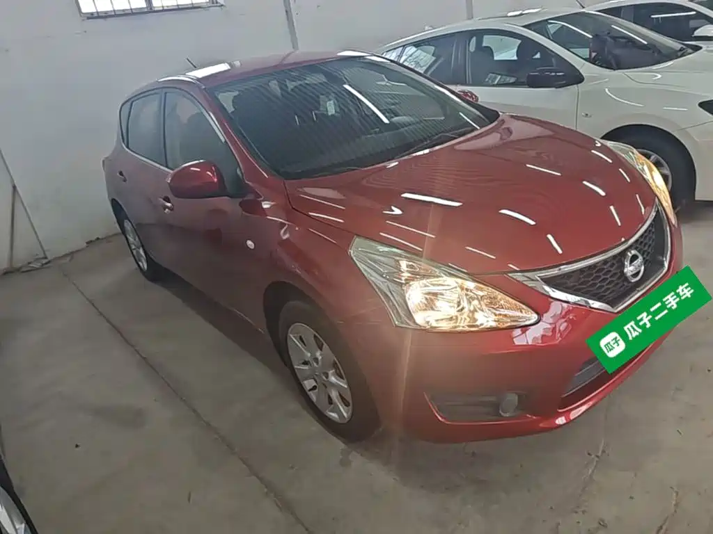 Nissan Tiida 2015