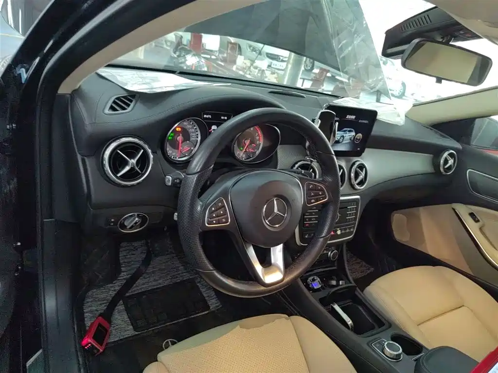 Mercedes-Benz GLA 2017 — фото 10