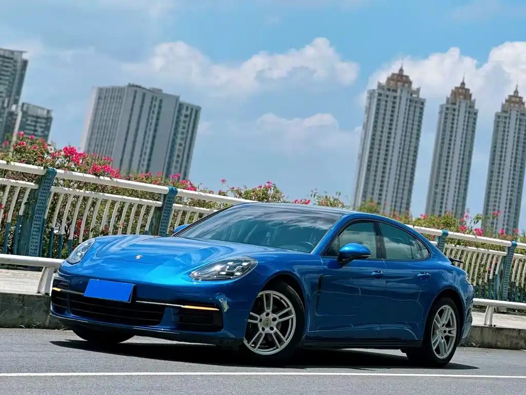 Porsche Panamera 2017 — фото 1