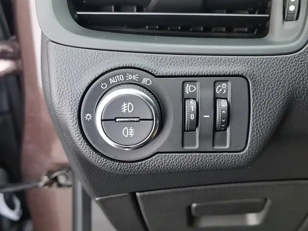 Buick Envision Plus 2020 — фото 21