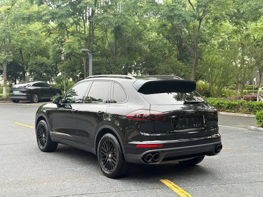 Porsche Cayenne 2017 — фото 15