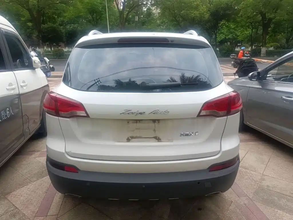 Zotye X5 2016 — фото 6