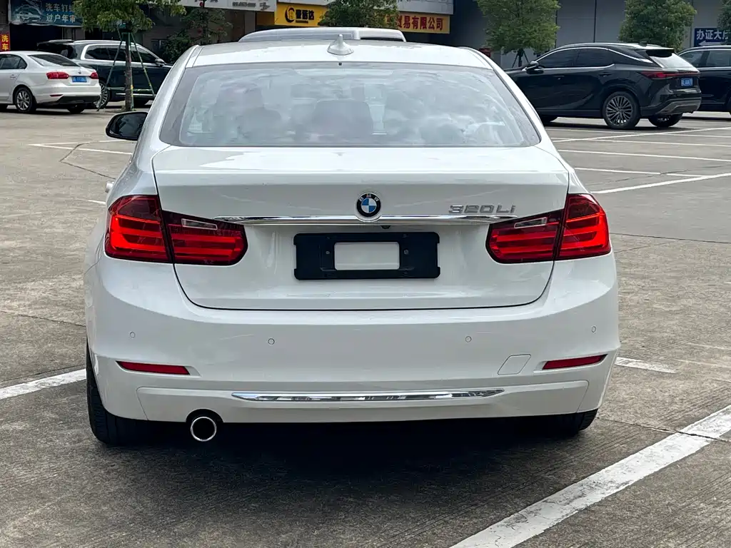 BMW 3 Series 2015 — фото 13