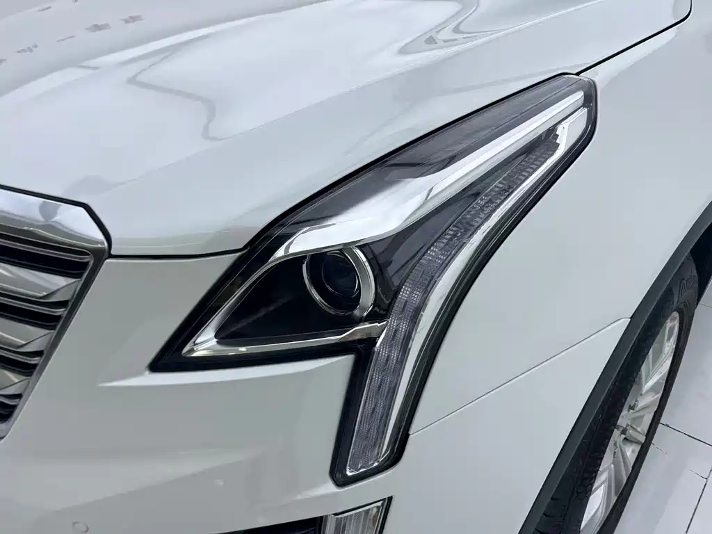 Cadillac XT5 2018 — фото 18