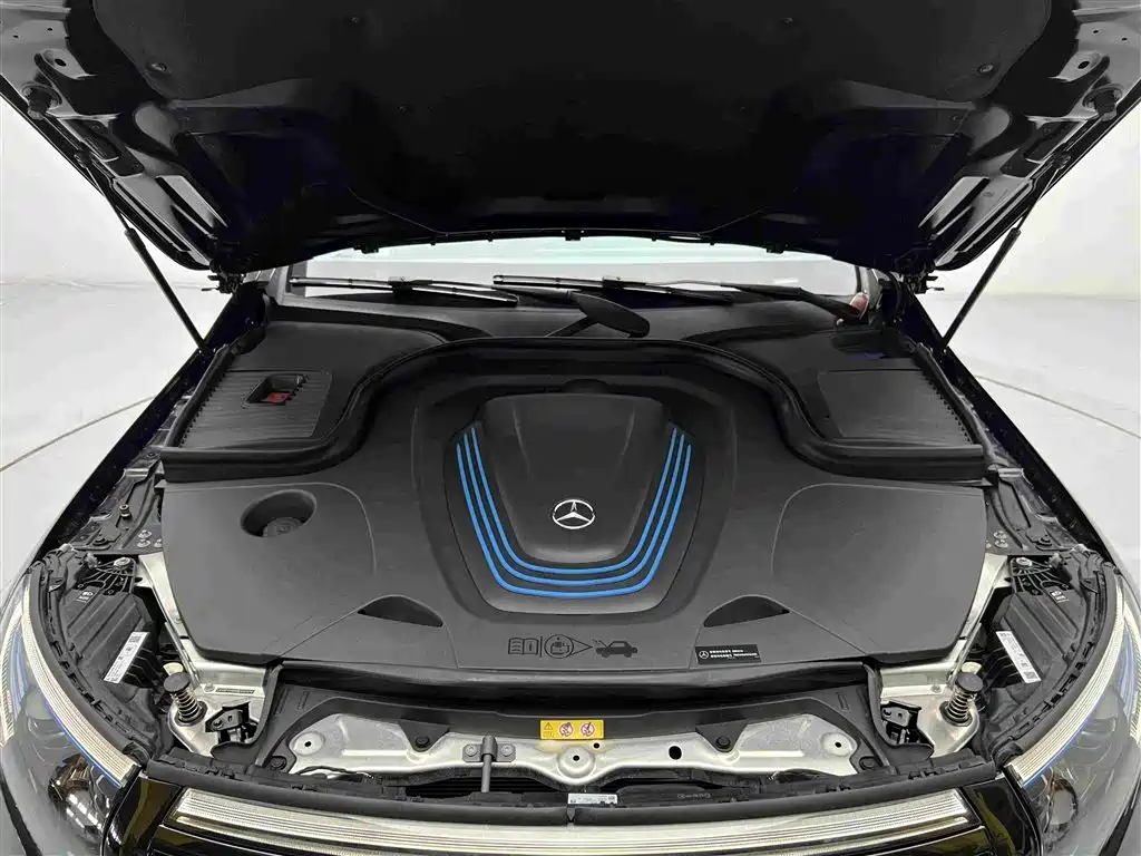 Mercedes-Benz EQC 2022 — фото 10