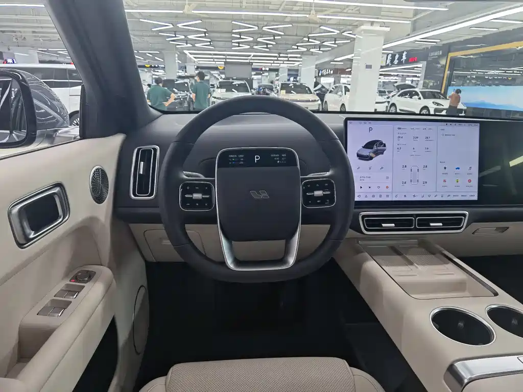 Li Auto Li L8 2025
