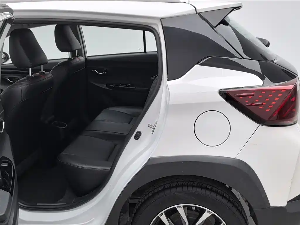 Toyota Yaris L 2020 — фото 15