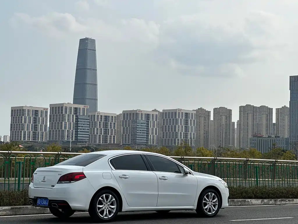 Peugeot 508 2016 — фото 26