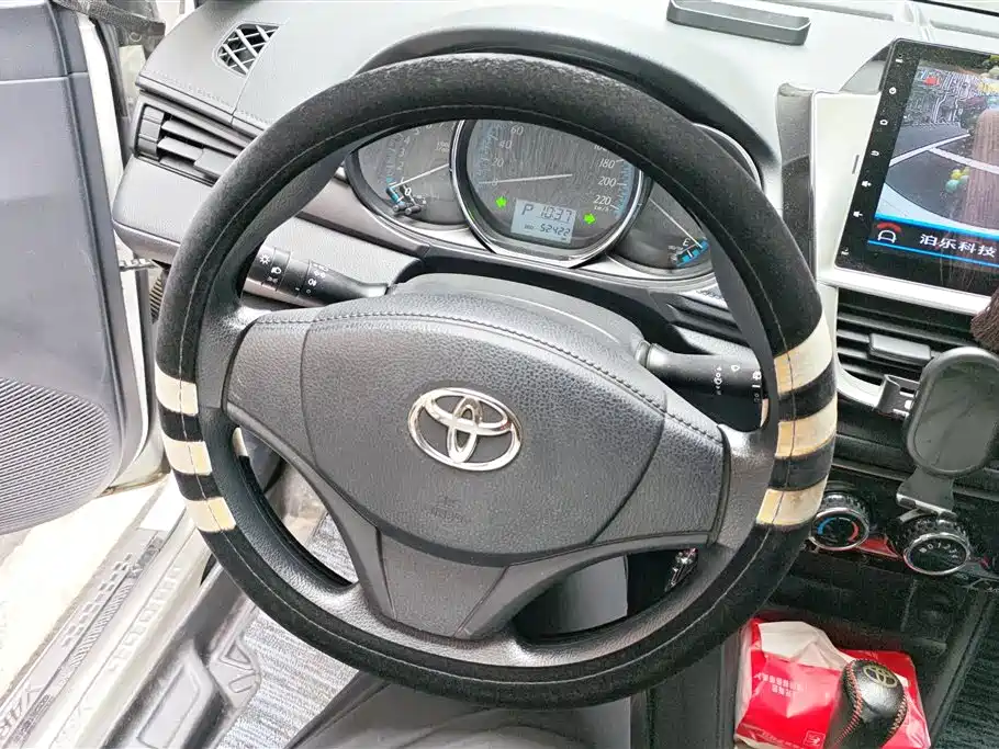 Toyota Yaris L 2016 — фото 15