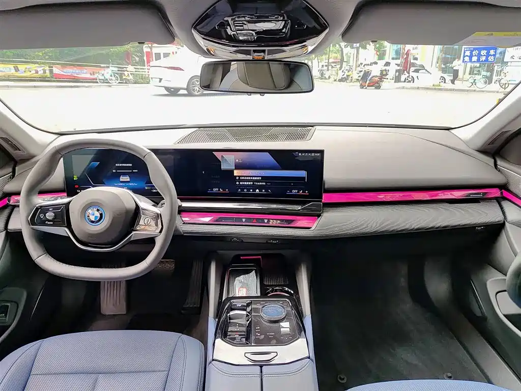 BMW i5 2025 — фото 10