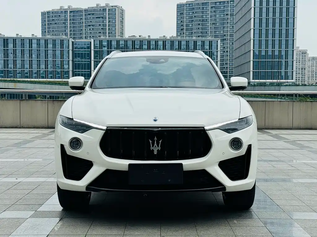 Maserati Levante 2023 — фото 2