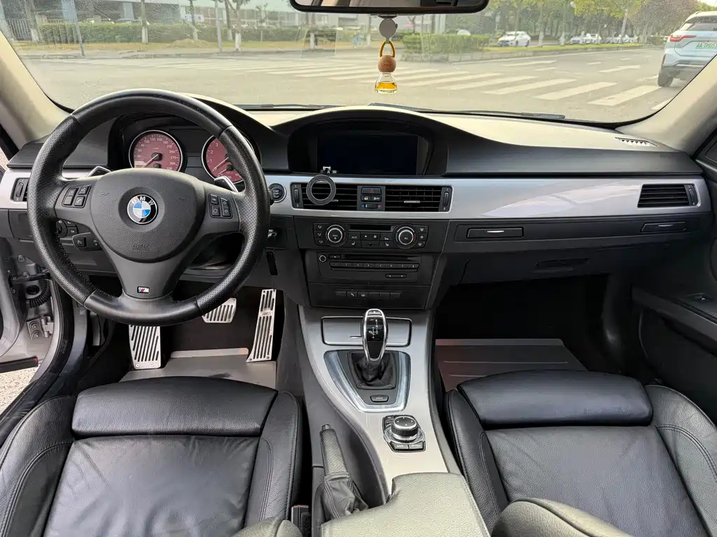 BMW 3 Series 2011 — фото 13