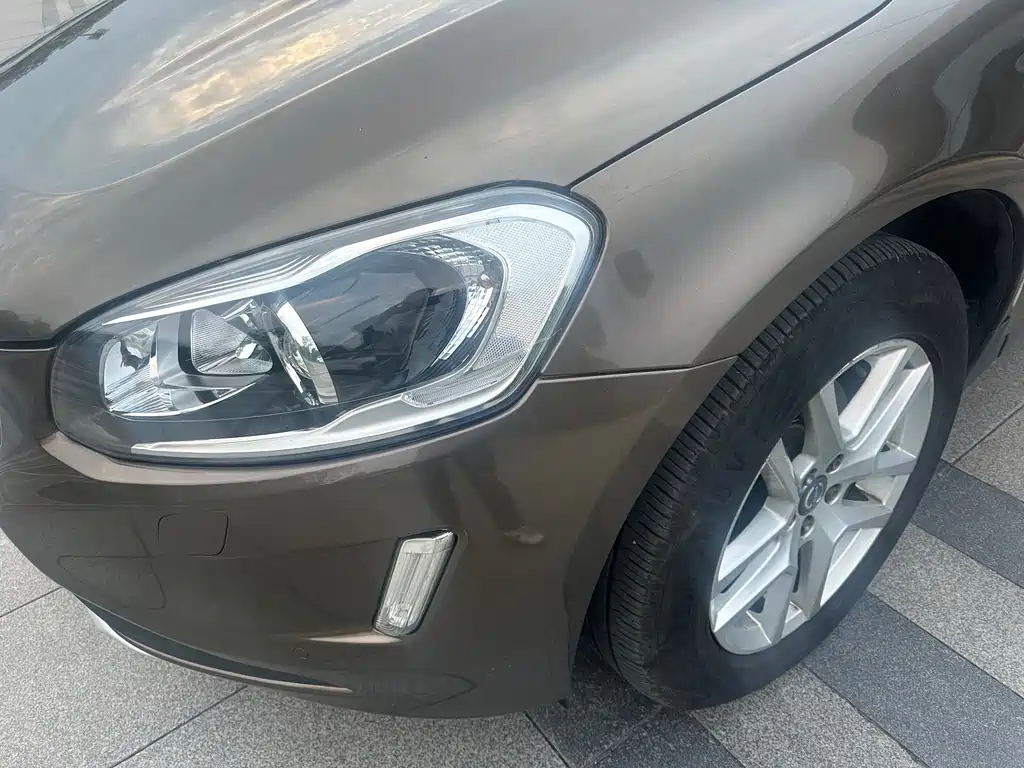 Volvo XC60 2016 — фото 12