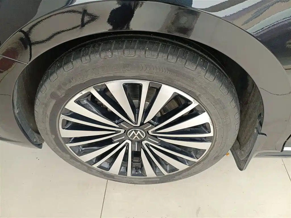 Volkswagen Passat 2021 — фото 25