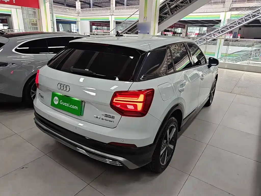 Audi Q2L E-Tron 2021