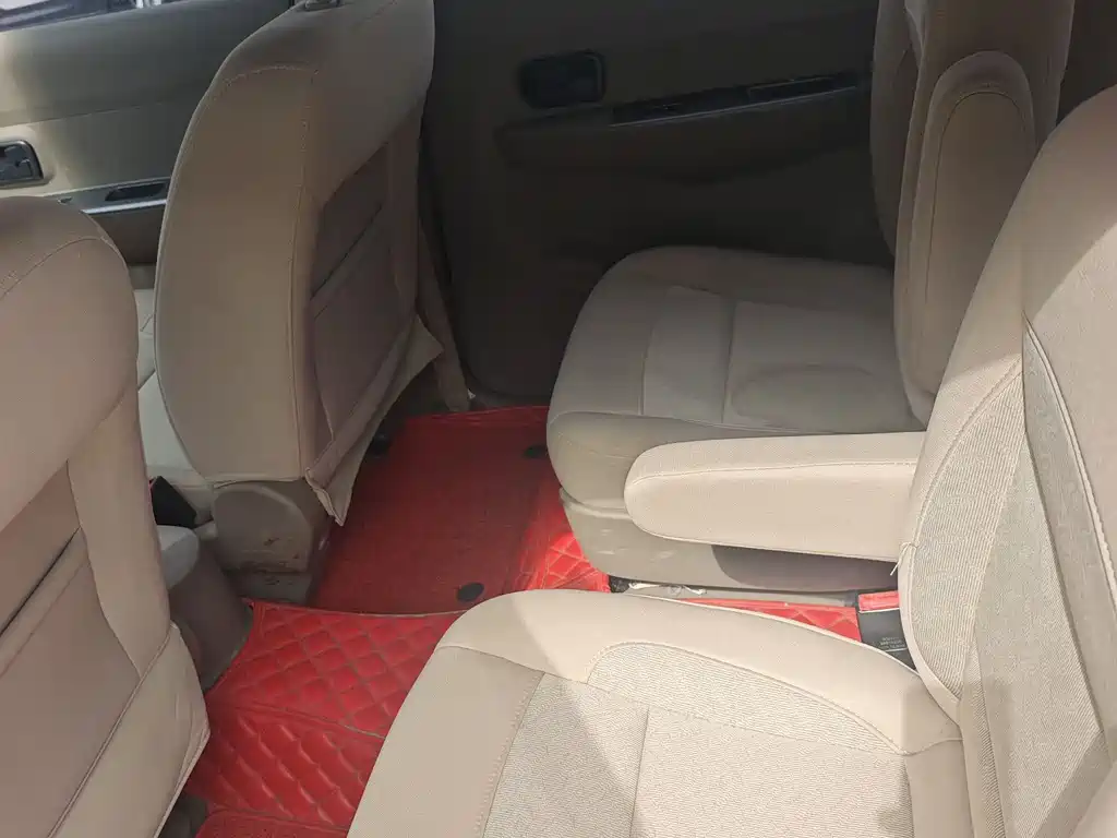 Wuling Hongguang 2014