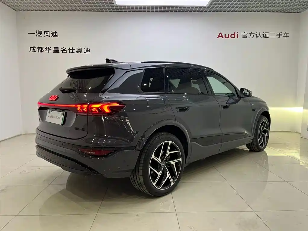 Audi Q6L e-tron 2025 — фото 4