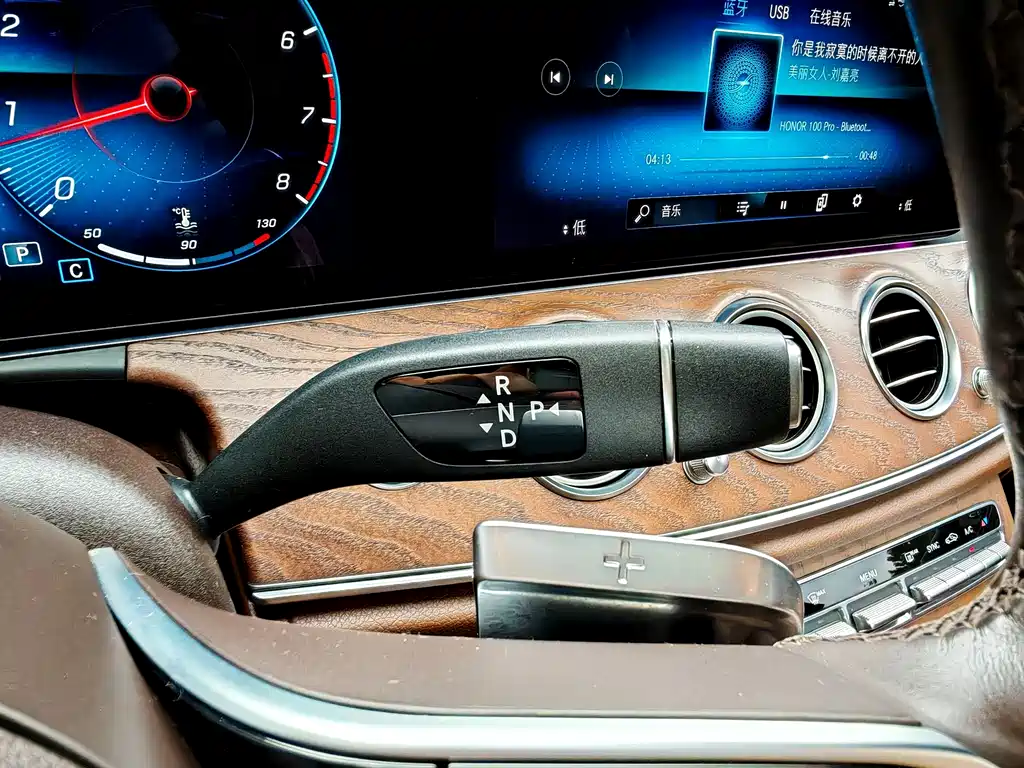 Mercedes-Benz E-Class 2021 — фото 14