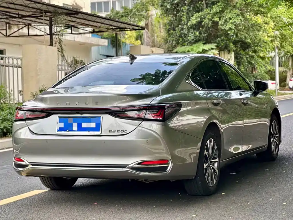 Lexus ES 2025 — фото 8