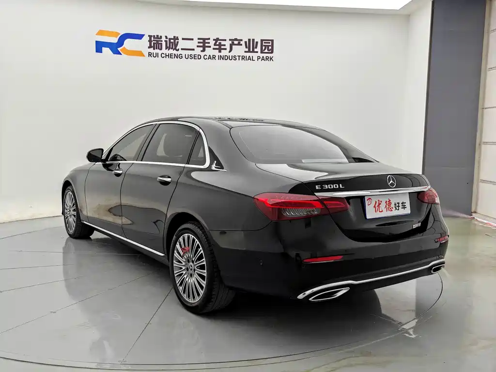 Mercedes-Benz E-Class 2022 — фото 15