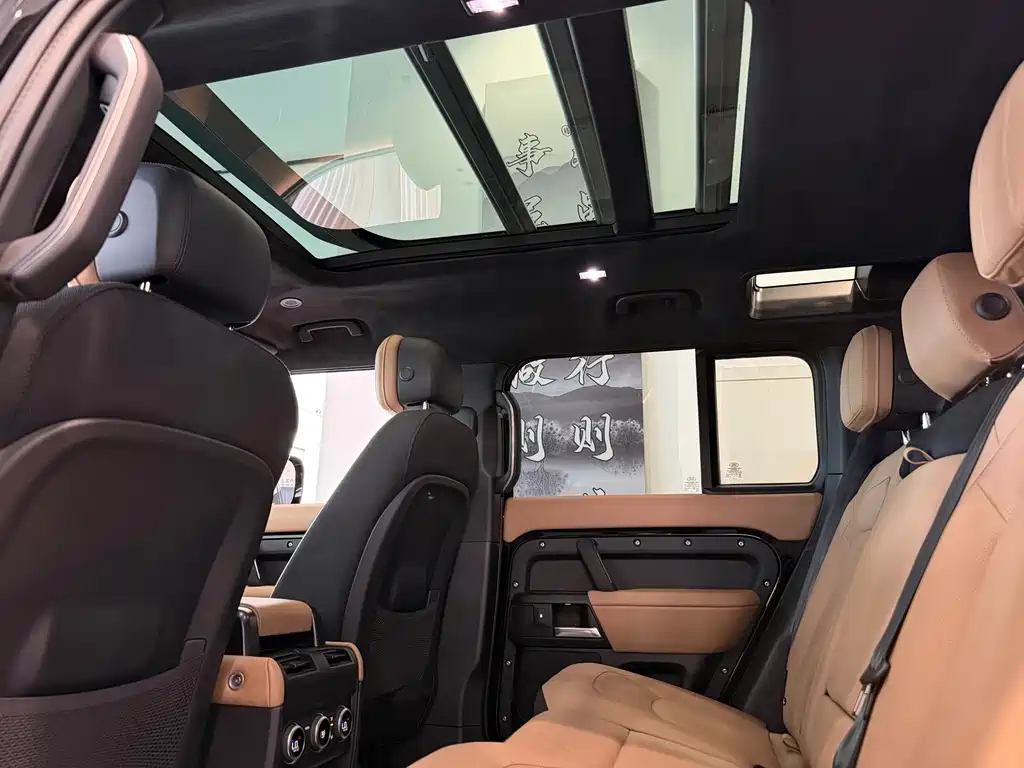Land Rover Defender 2026 — фото 17
