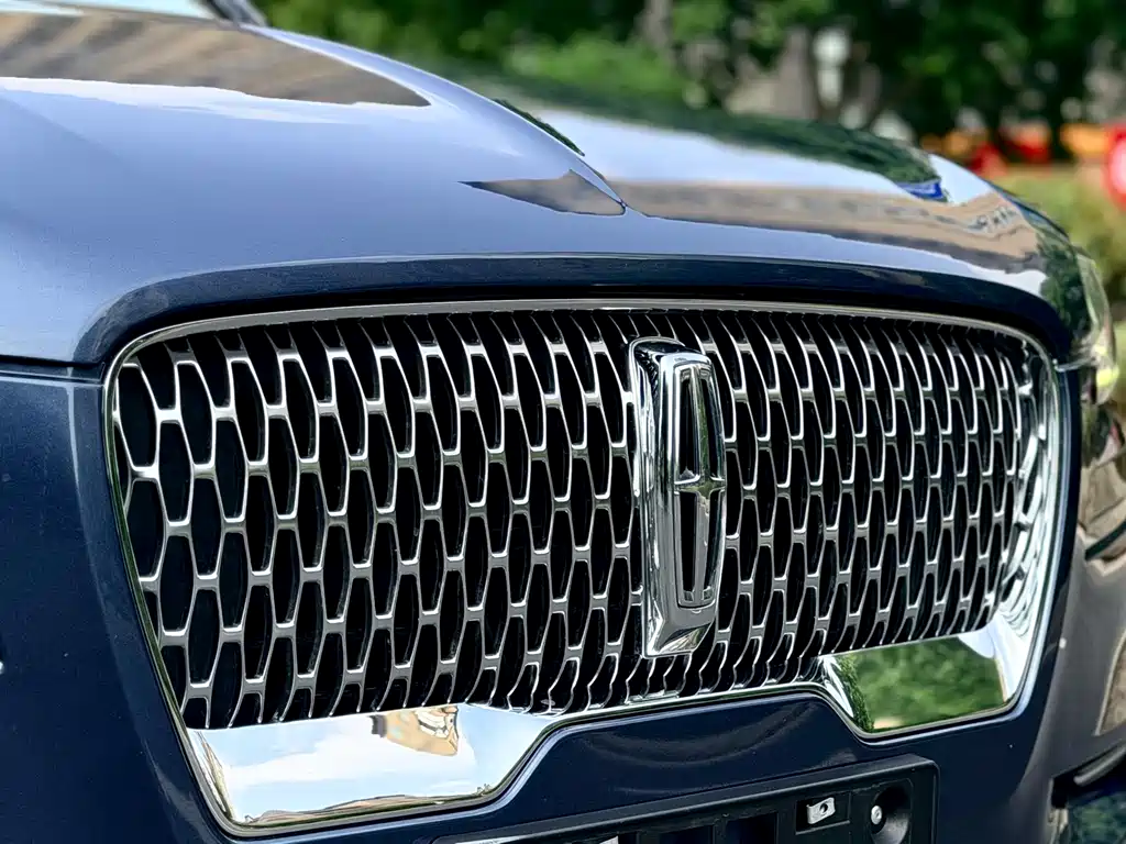 Lincoln Aviator 2020 — фото 21