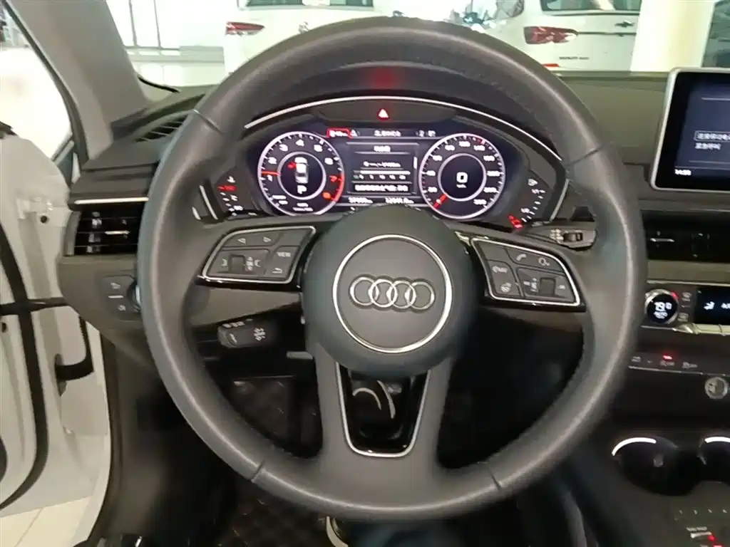 Audi A4L 2017 — фото 11