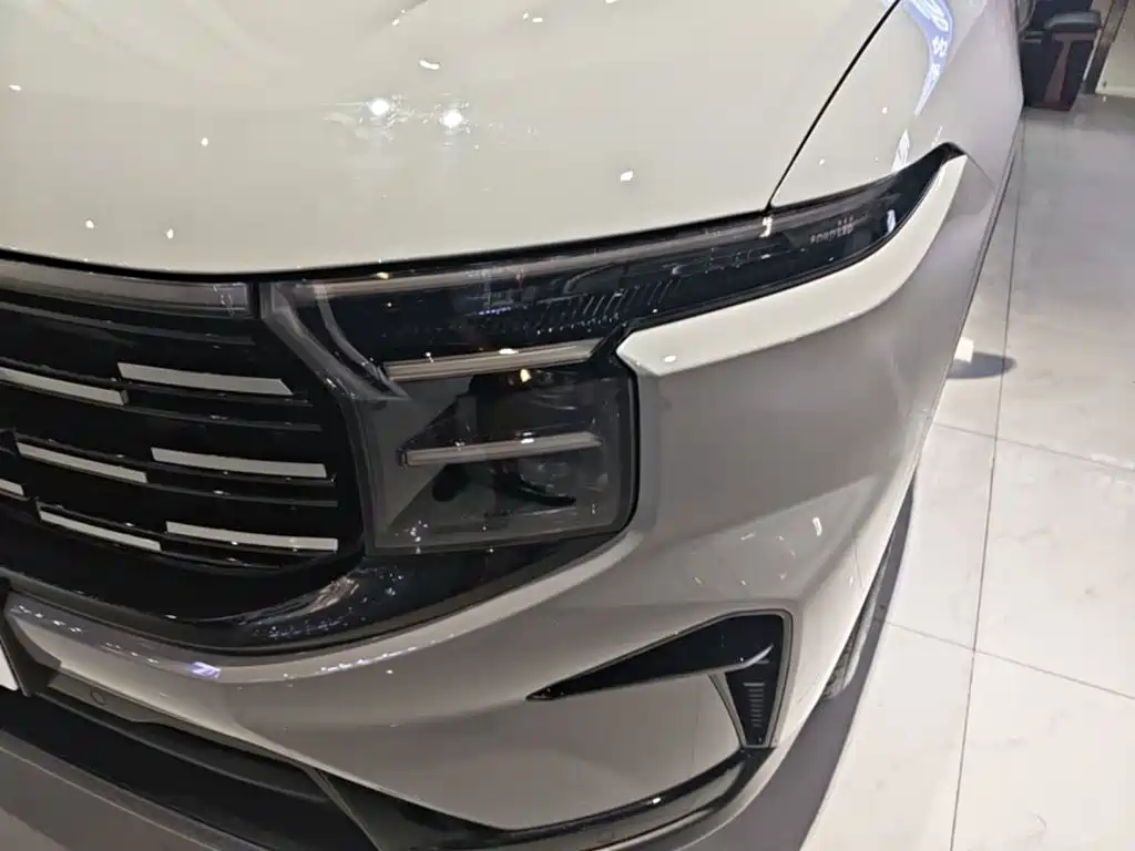 Ford Edge 2023 — фото 24