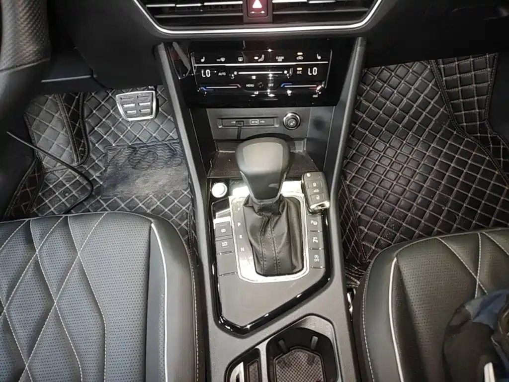 Volkswagen Tiguan L 2023 — фото 14