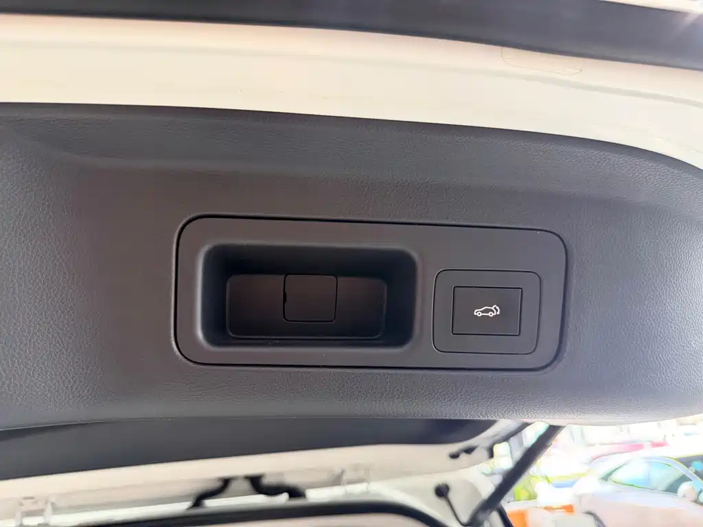 GAC Motor Trumpchi M8 2021 — фото 15