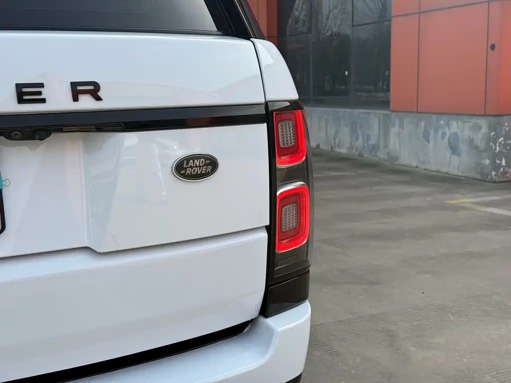 Land Rover Range Rover 2018 — фото 11