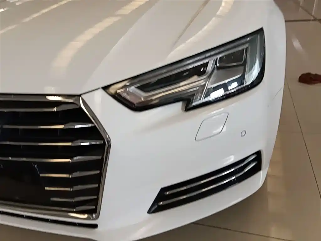 Audi A4L 2017 — фото 24