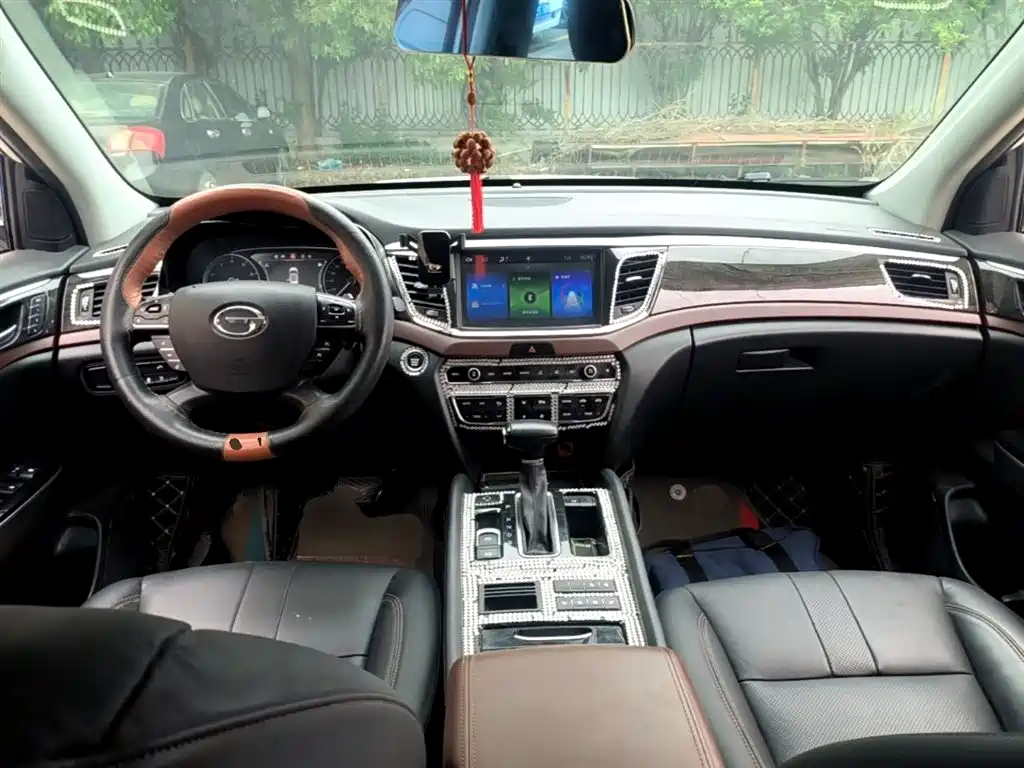 GAC Motor Trumpchi GS8 2018 — фото 10