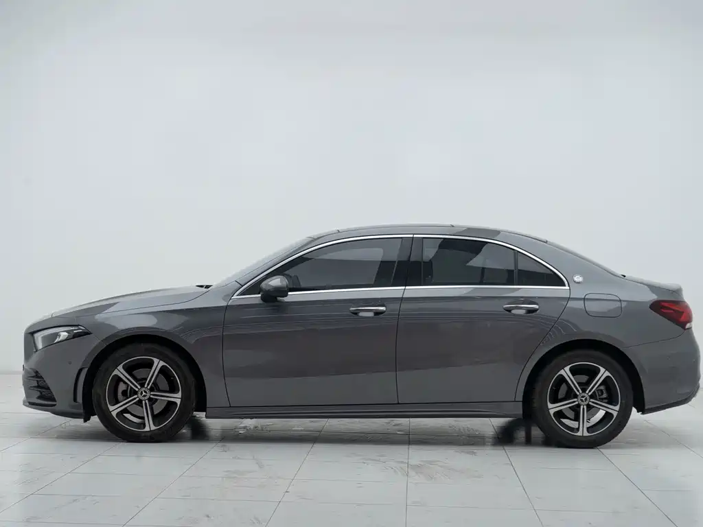 Mercedes-Benz A-Class 2022 — фото 3