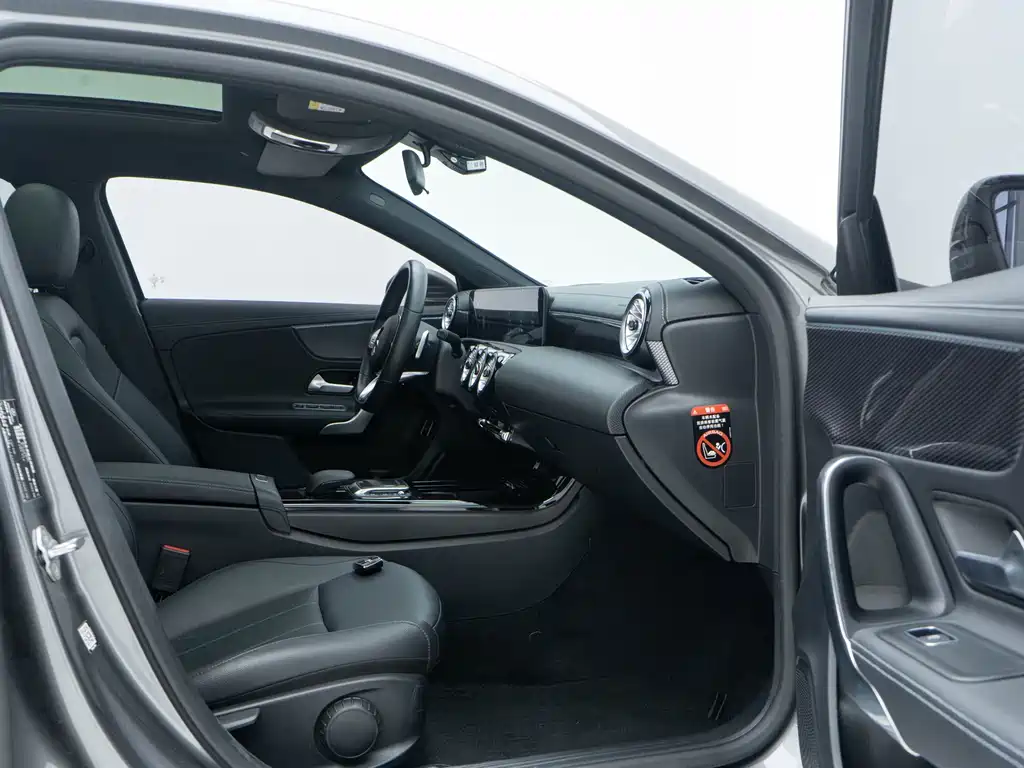 Mercedes-Benz A-Class 2022 — фото 16