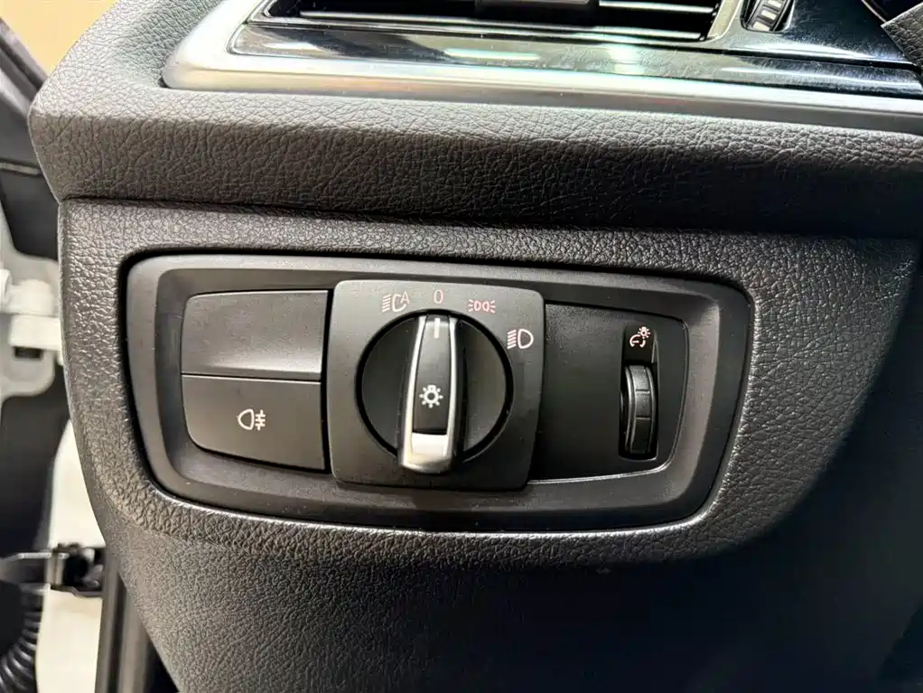 BMW 1 Series 2022 — фото 9