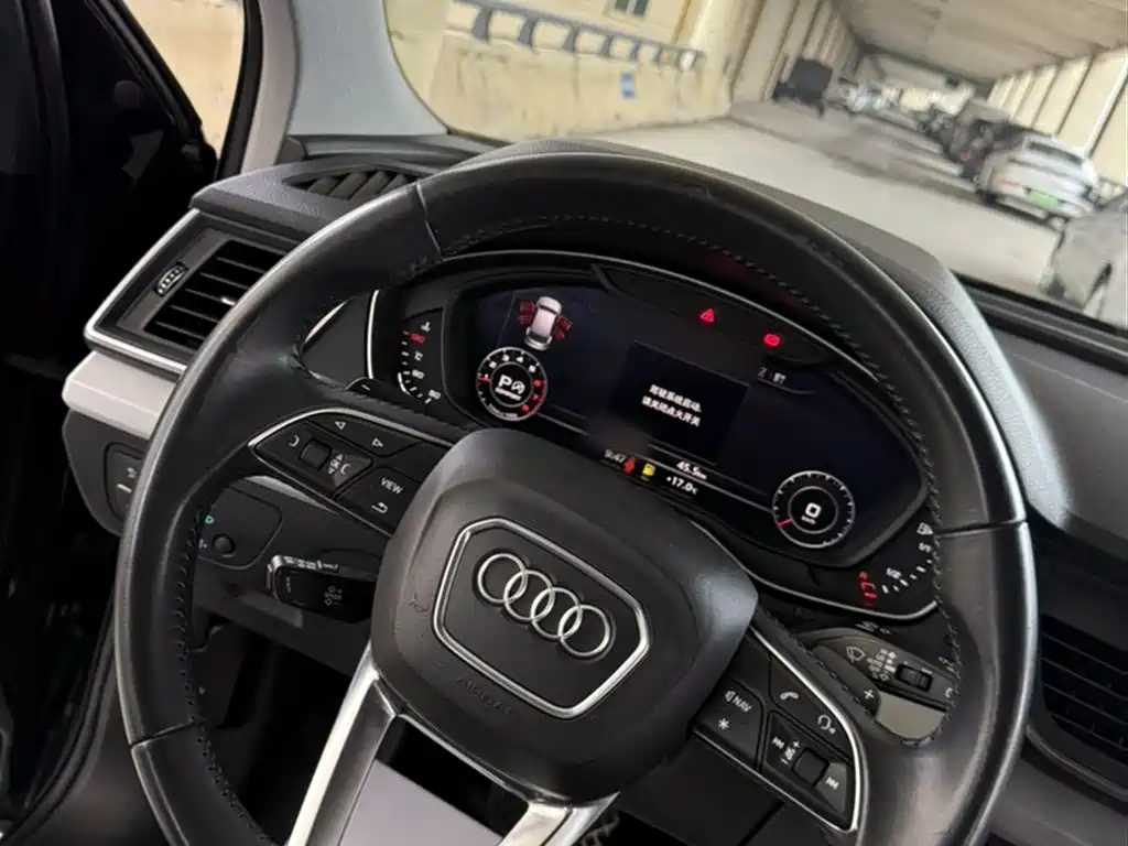 Audi Q5L 2019 — фото 21