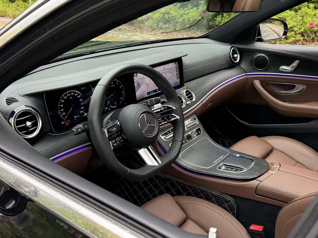 Mercedes-Benz E-Class 2023 — фото 18