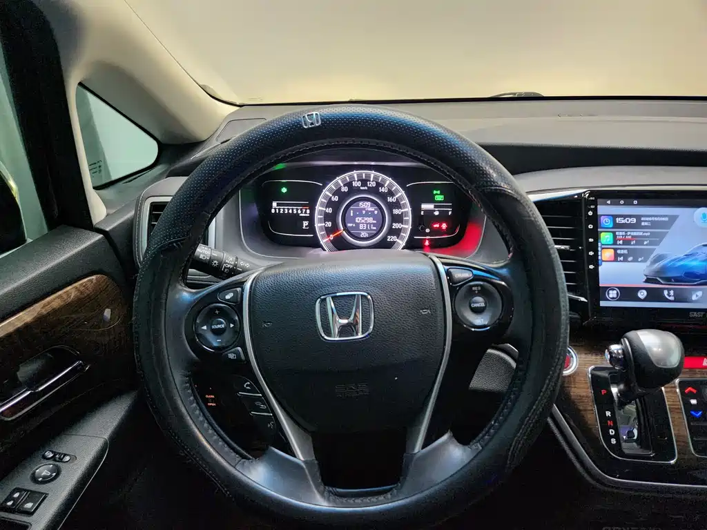 Honda Odyssey 2017 — фото 7