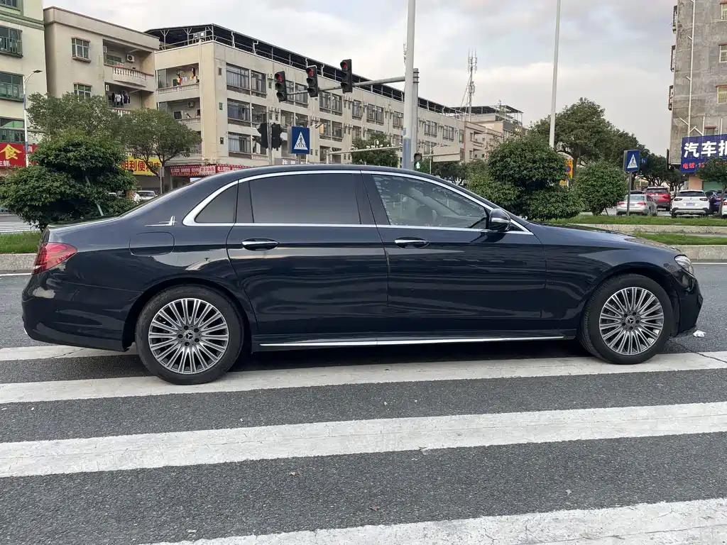 Mercedes-Benz E-Class 2019 — фото 21