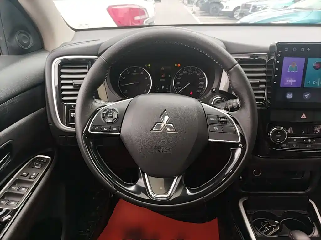 Mitsubishi Outlander 2019 — фото 11