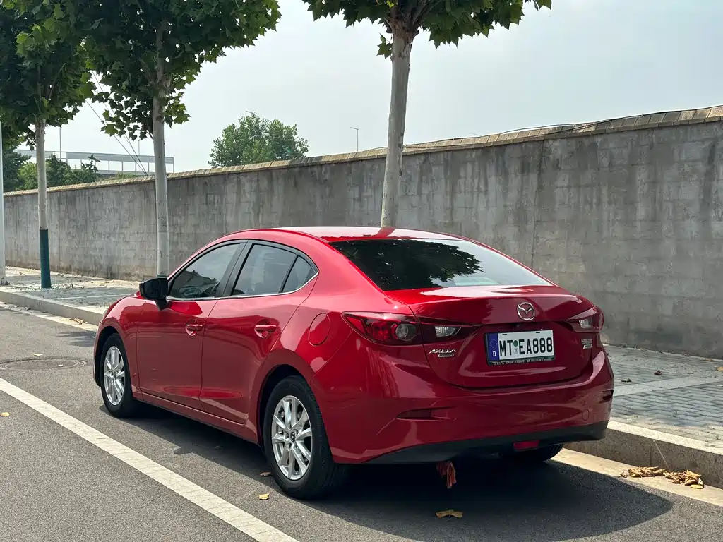 Mazda 3 Axela 2015