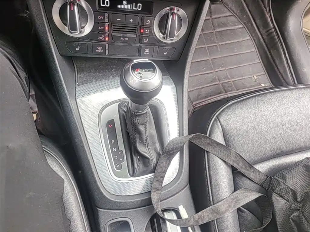 Audi Q3 2014 — фото 14